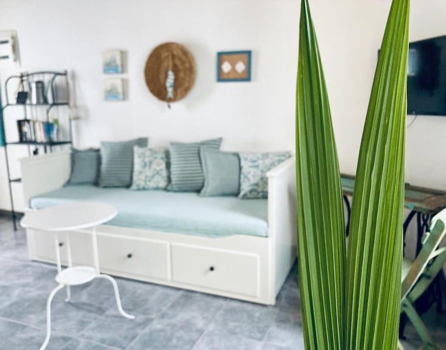 Aegli Apartments Deluxe Simi Dış mekan fotoğraf